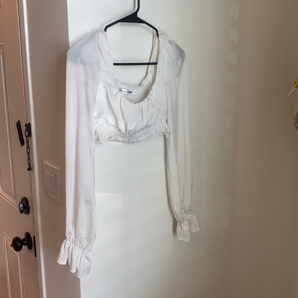 White long sleeve crop top